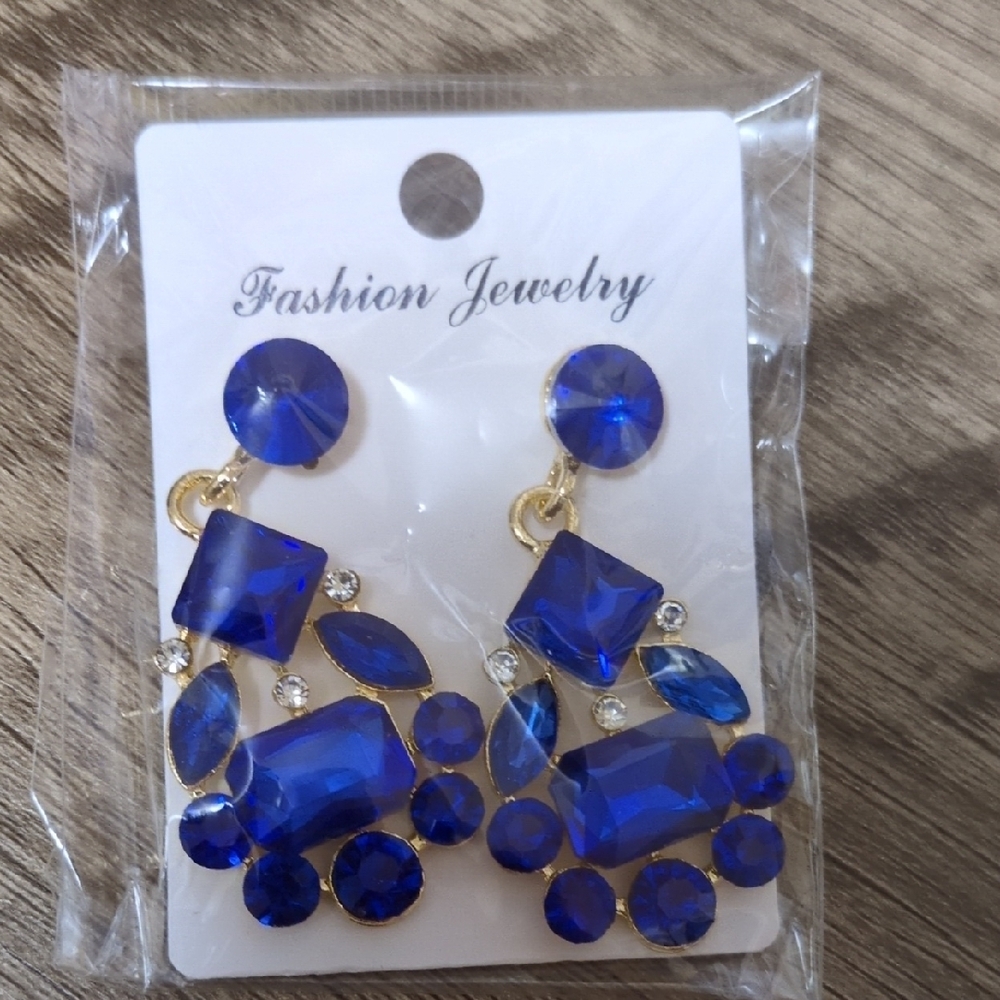 Elegant Blue and Gold Fashion Earrings